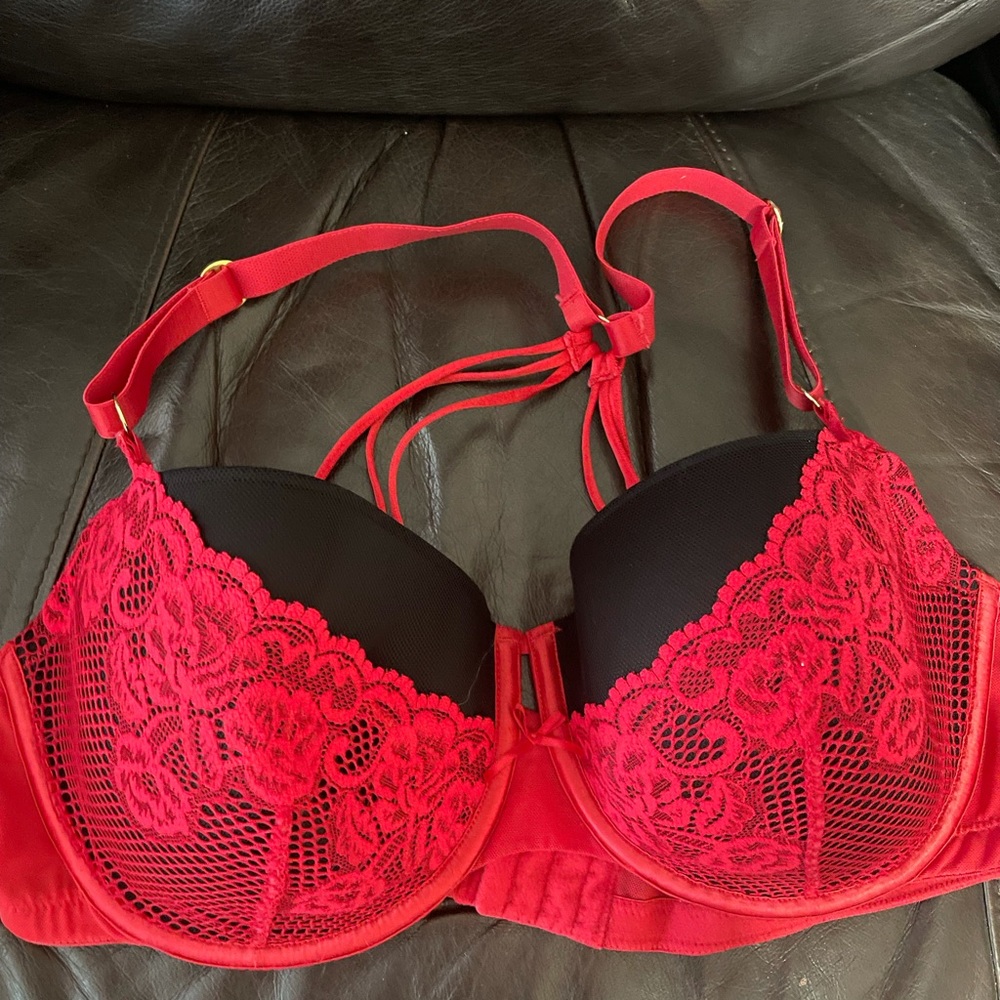 Cacique Bra 42 DD NWOT